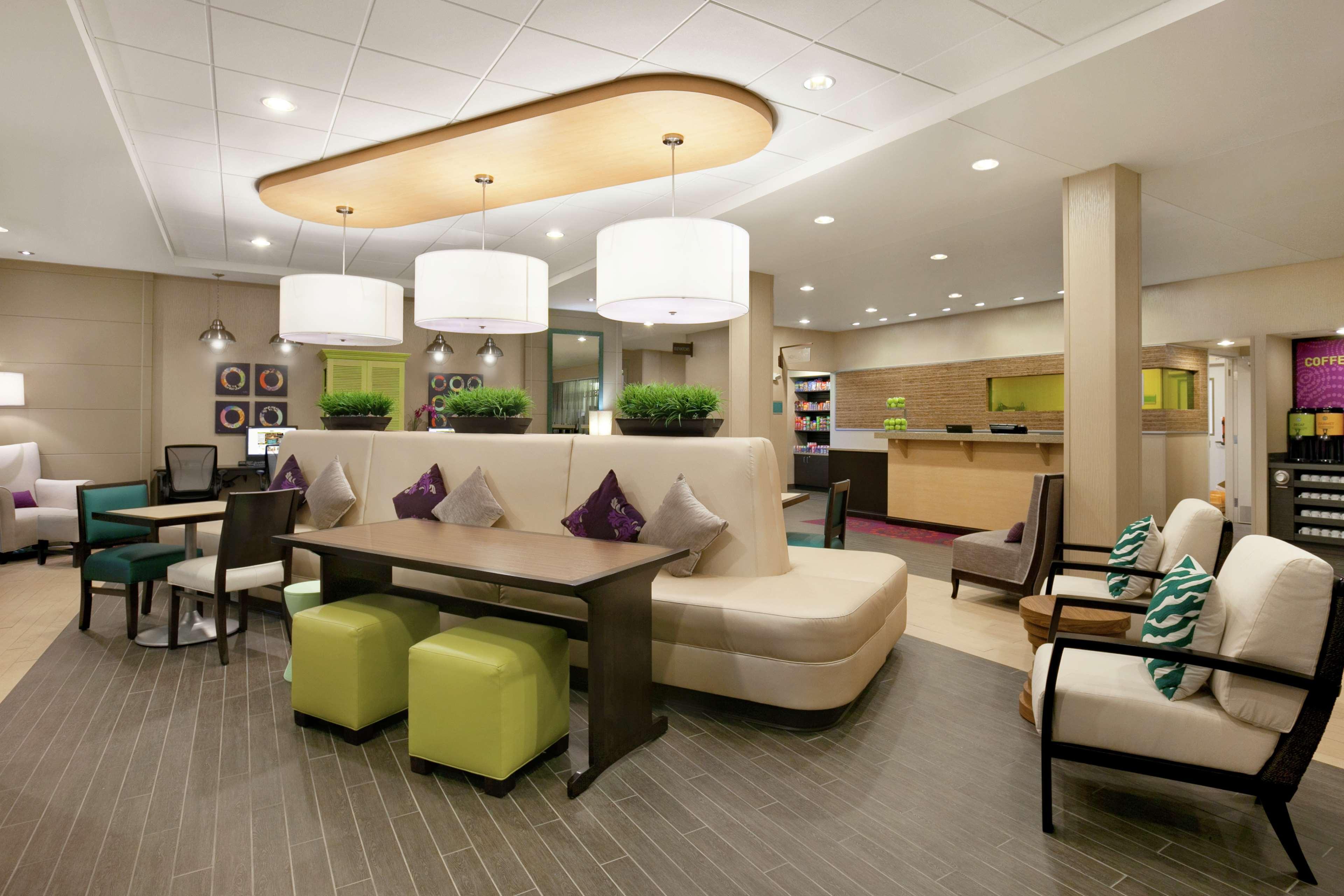 Hotel Home2 Airport 3*