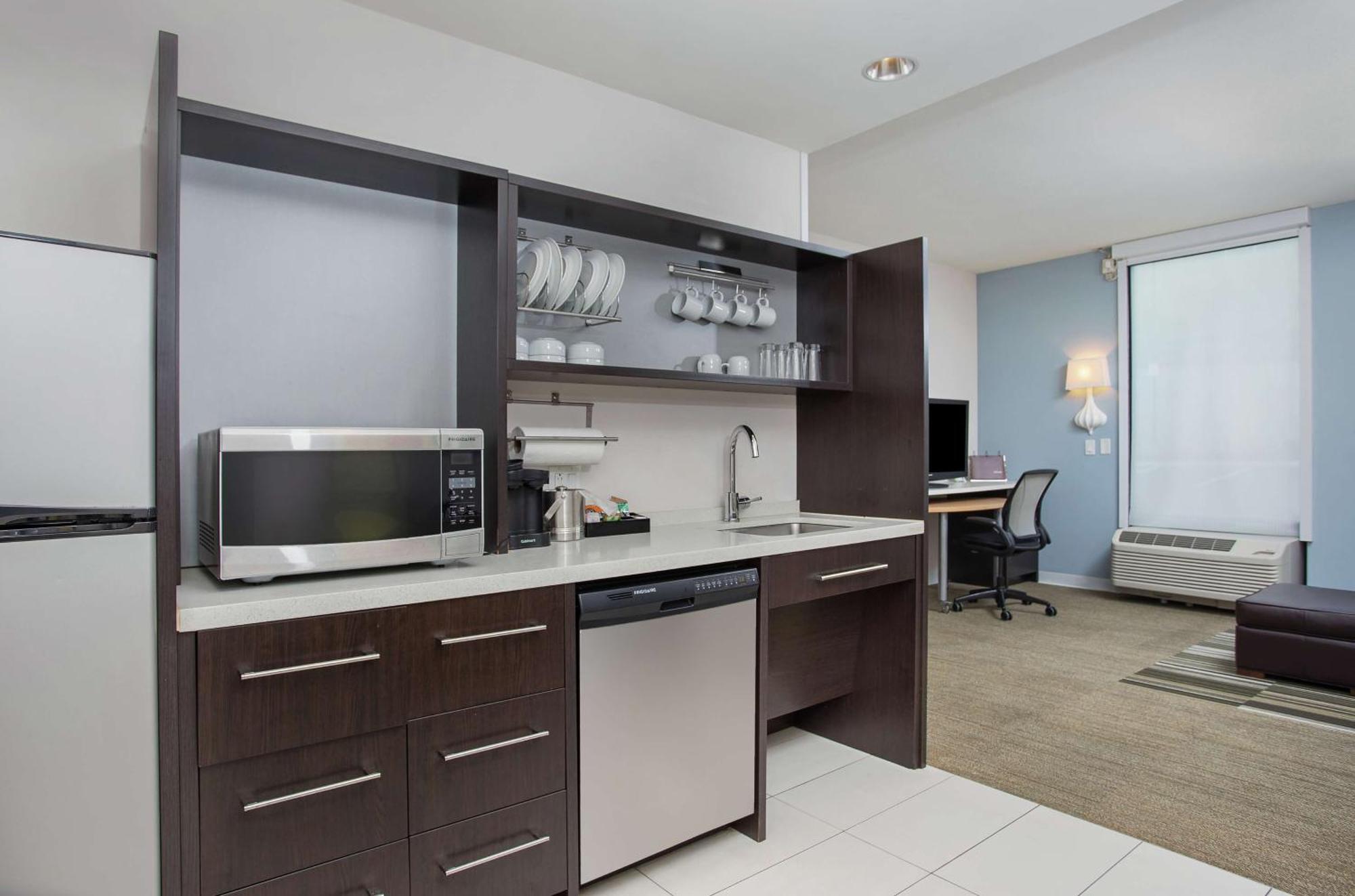 Home2 Airport Hotel Nashville